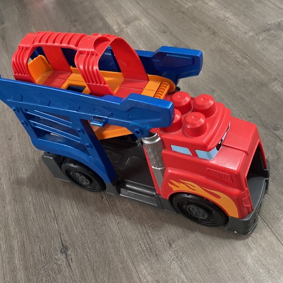 Mega Blocks Truck - Picture 2 of 2